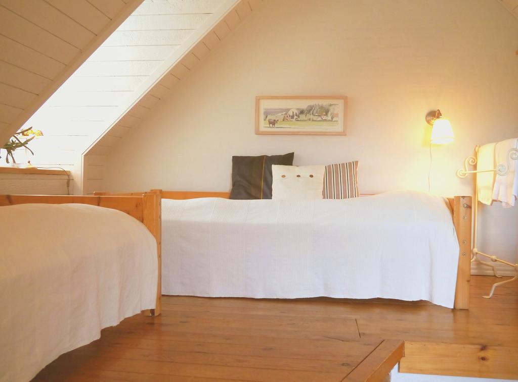 Hjarbaek Bed And Breakfast Room photo